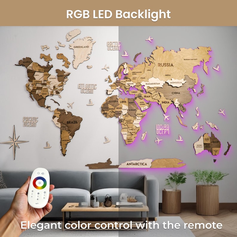 Op de afbeelding: Een houten wereldkaart als wanddecoratie in verschillende bruintinten, gelabeld met landnamen en oceanen, verlicht door een RGB LED-achtergrondverlichting. De set bevat een witte afstandsbediening voor kleurinstellingen en kleine houten iconen.