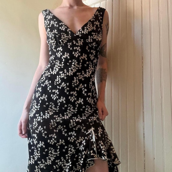 Vintage Jodi Kristopher Black Floral Midi Dress Medium Y2K Ruffle Bottom V Neck sundress romcom summer spring graduation wedding guest