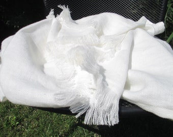 Linen blanket in herringbone weave, Linen throw blanket in off white, Picnic blanket, Beach blanket, Heavy weight blanket, Linen bed throw