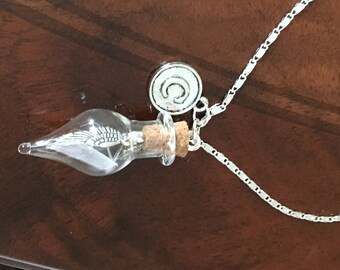 シルバーエンジェルウィングティアドロップコルクトップの小物入れボトル、12インチ925スターリングシルバーチェーン付き