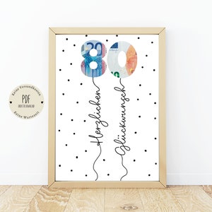 Könnte beinhalten: Eine druckbare 80. Geburtstagskarte mit weißem Hintergrund und schwarzen Punkten. Die Zahl 80 ist aus Euro-Scheinen gefertigt und an einer Schnur befestigt, an der die Worte "Herzlichen Glückwunsch" in Schwarz geschrieben sind.