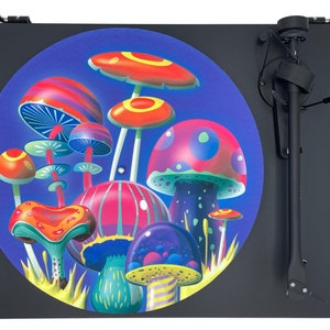 Feutrine pour platine vinyle « MUSHROOMS », un accessoire essentiel pour améliorer la qualité sonore et protéger vos disques.