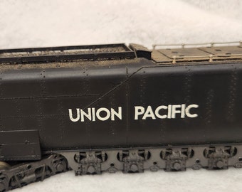 Con-Cor by Pivarossi 4005 N Scale Union Pacific 4-8-8-4 Big Boy Steam Locomotive with Union Pacific Coal Car