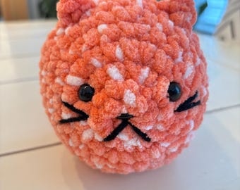 Gato atigrado naranja de ganchillo hecho a mano Amigurumi de peluche único lindo