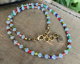 Handgemaakte unieke choker , korte ketting , boho necklace , cadeau idee , miyuki ketting , opal glaskraaltjes