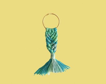 Makramee Meerjungfrauenflossen Schlüsselanhänger in grün, türkistönen, mit goldenem Schlüsselring für Erwachsene & Kinder, Mermaid, Anhänger