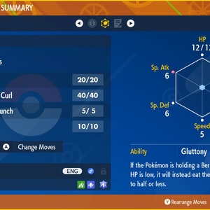Puede incluir: Una pantalla de resumen de estado de Pokémon azul y blanca que muestra a Applin, un Pokémon de tipo Planta/Dragón, con los movimientos Rodar, Enroscarse, Puño Tramposo y Reciclar. La pantalla también muestra las estadísticas de Applin, incluyendo PS, Ataque, Defensa, Ataque Especial, Defensa Especial y Velocidad. La habilidad de Applin es Glotonería, que le permite comer una baya cuando sus PS son bajos.
