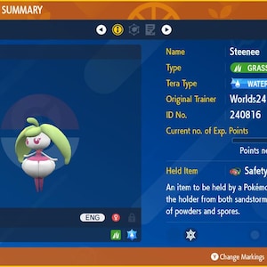 Può includere: Uno screenshot digitale di un gioco Pokémon che mostra un Pokémon Steenee con un corpo verde e rosa. Il Pokémon è di livello 50 e ha un tipo Erba e un tipo Tera Acqua. Il Pokémon tiene un oggetto Occhiali di sicurezza. Il nome del Pokémon è Steenee e l'allenatore originale è Worlds24. Il Pokémon ha 117.360 punti esperienza e ha bisogno di 7.766 punti in più per salire di livello.