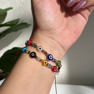 Evil eye multicolor bracelet, mal de ojo pulsera, dainty, minimalist jewelry, gifts for her, rainbow colors, unique gift.