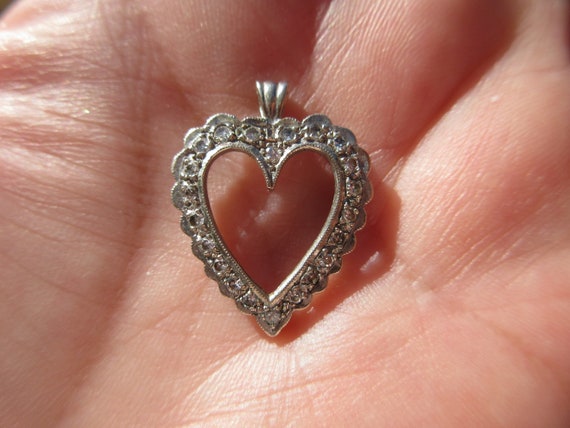 Vintage 10 Kt White Gold Natural Diamond Heart Pe… - image 5
