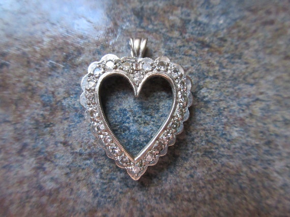 Vintage 10 Kt White Gold Natural Diamond Heart Pe… - image 2