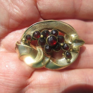 Antique Victorian Gold Garnet Brooch
