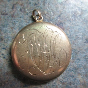 Vintage 10 Kt Yellow Gold Monogramed Locket
