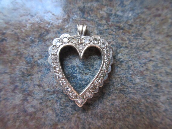 Vintage 10 Kt White Gold Natural Diamond Heart Pe… - image 8