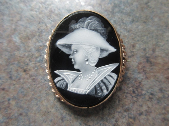Antique Victorian Hand Painted Cameo Grisaille Wh… - image 1