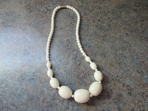 Vintage "French Ivory" Bead Necklace 1920's, 1930… - image 4