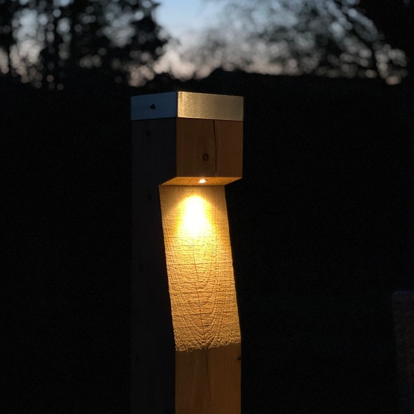 NEU: Night Sun Craft | Nachhaltige Außenbeleuchtung mit Solarenergie. Solar-Gartenlampen mit LED aus Holz. Einfach zu installieren.