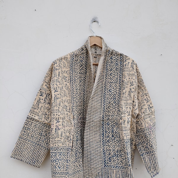 Veste de couette Kantha matelassée matelassée Kimono courte les femmes portent la couleur bleu jungle beige