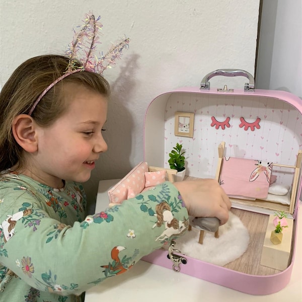 Portable Dollhouse, Mobile Doll House, Travel Doll House, Mini Dollhouse, Waldorf Dollhouse, Portable Doll House, Mini Doll House