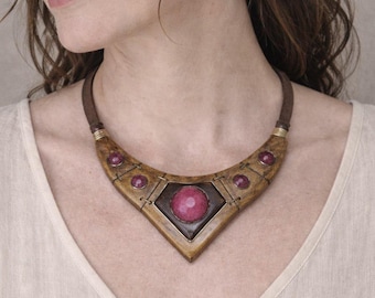 Wooden choker necklace with ruby stones, Elegant boho handcrafted necklace, Statement necklace for women, Handmade jewelry, Unique necklace