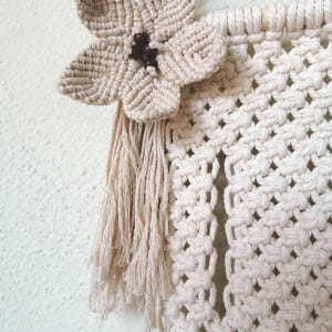 Marco de fotos de macramé, adorno de pared estilo bohemio, decoración natural para el hogar, regalo romántico para parejas, adorno de pared hecho a mano imagen 5