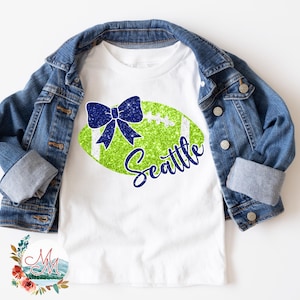Futebol de Seattle PNG | Camiseta infantil brilhante de Seattle | Futebol de Coquette e sublimação de laço DTF DTG | Arquivo digital de equipe esportiva | Washington
