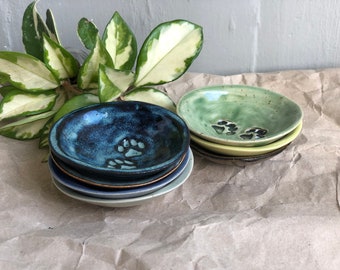 Little bowl with cat paws PREORDER | Ceramic Sauce Dish, Ring dish or cat bowl, trinket dish