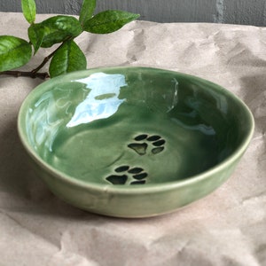 Handmade Ceramic Cat bowl with cat paws Custom PREORDER Cat food dish, Ceramic Sauce Dish, ring dish Green