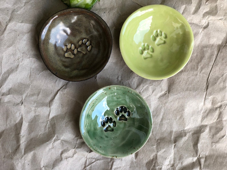 Little bowl with cat paws PREORDER Ceramic Sauce Dish, Ring dish or cat bowl, trinket dish image 3