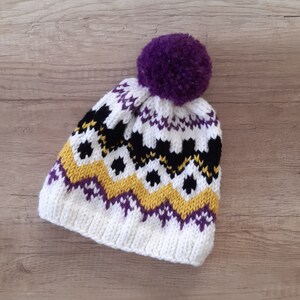 berretto in misto lana a mano con pompon, berretto in lana bianca, berretto pom pom, berretto in lana unisex, berretto in lana, berretto in maglia, cappello invernale in lana