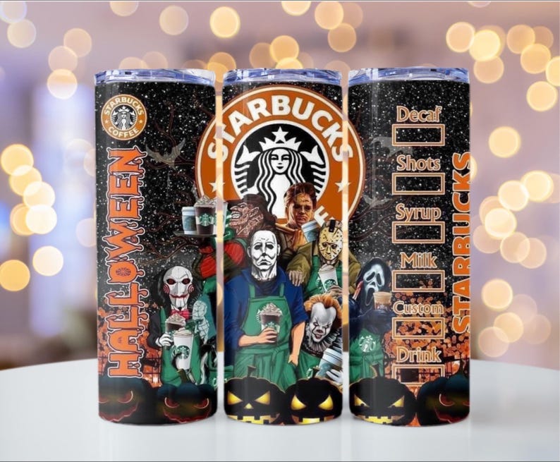 Puede incluir: Un vaso negro con purpurina con tem&aacute;tica de Halloween. El vaso presenta el logotipo de Starbucks e im&aacute;genes de personajes de pel&iacute;culas de terror. La palabra "Halloween" est&aacute; impresa verticalmente en naranja. El vaso tambi&eacute;n tiene una tabla de personalizaci&oacute;n de bebidas.