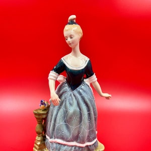 Royal Doulton Clarinda  Figurine HN 2724 Hand made England 1974