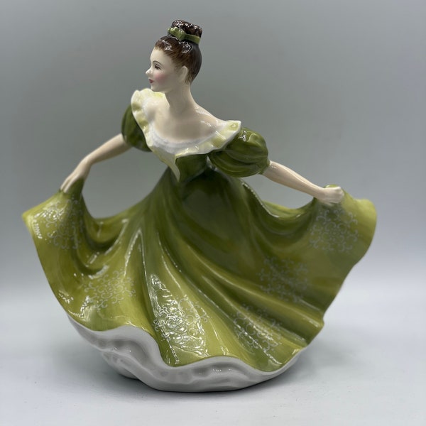 Rare Royal Doulton Porcelain Figurine   “Lynne”  HN 2329