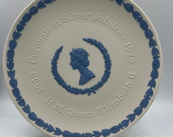 Wedgwood Queen Elizabeth II Coronation Silver Jubilee 1978 White Jasper Plate