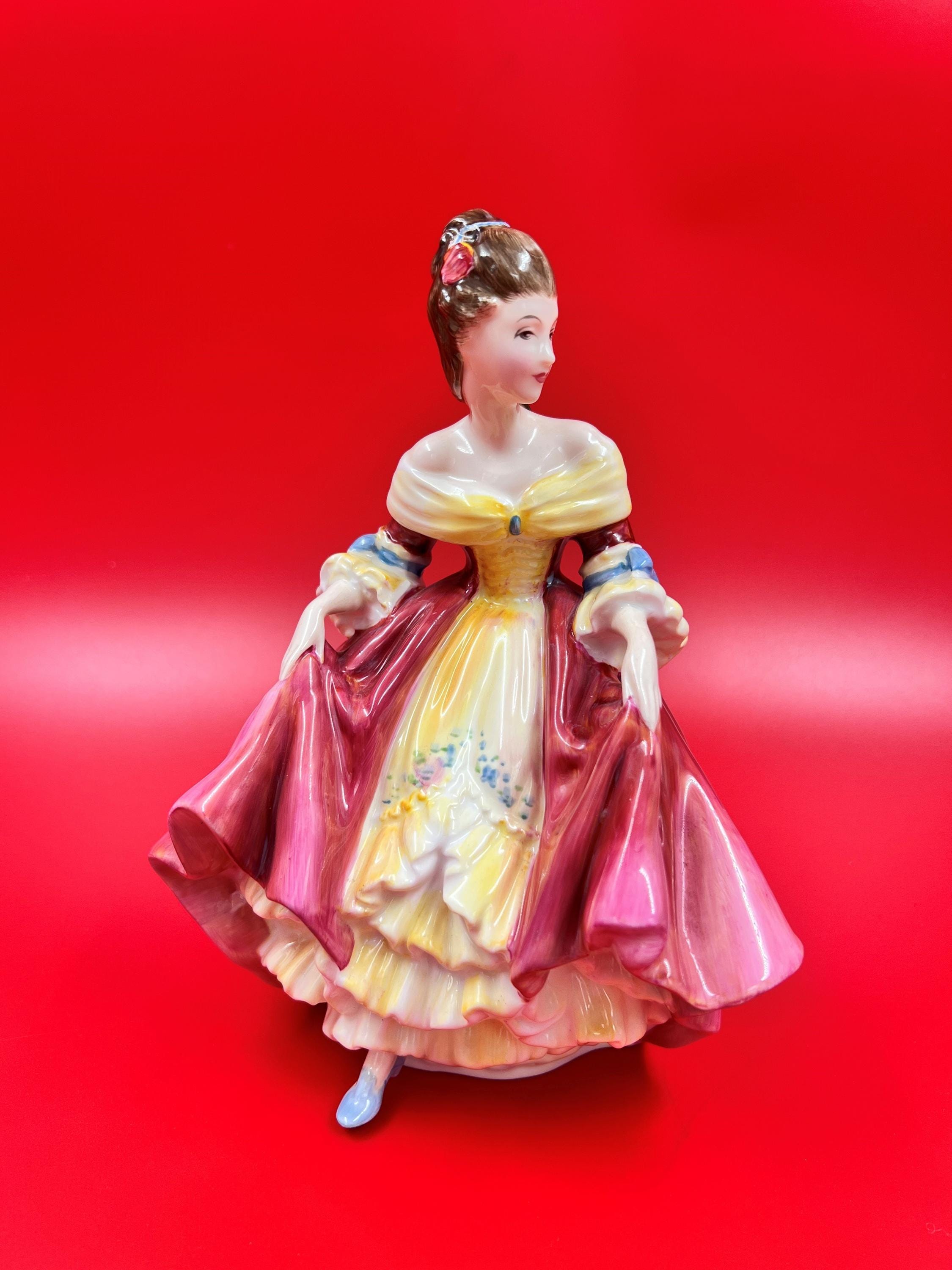 ❣️ロイヤルドルトン2体❣️フィギュリン Southern Belle 美品 ロイヤルドルトン フィギュリン 「SOUTHERN BELLE」 【公式通販】