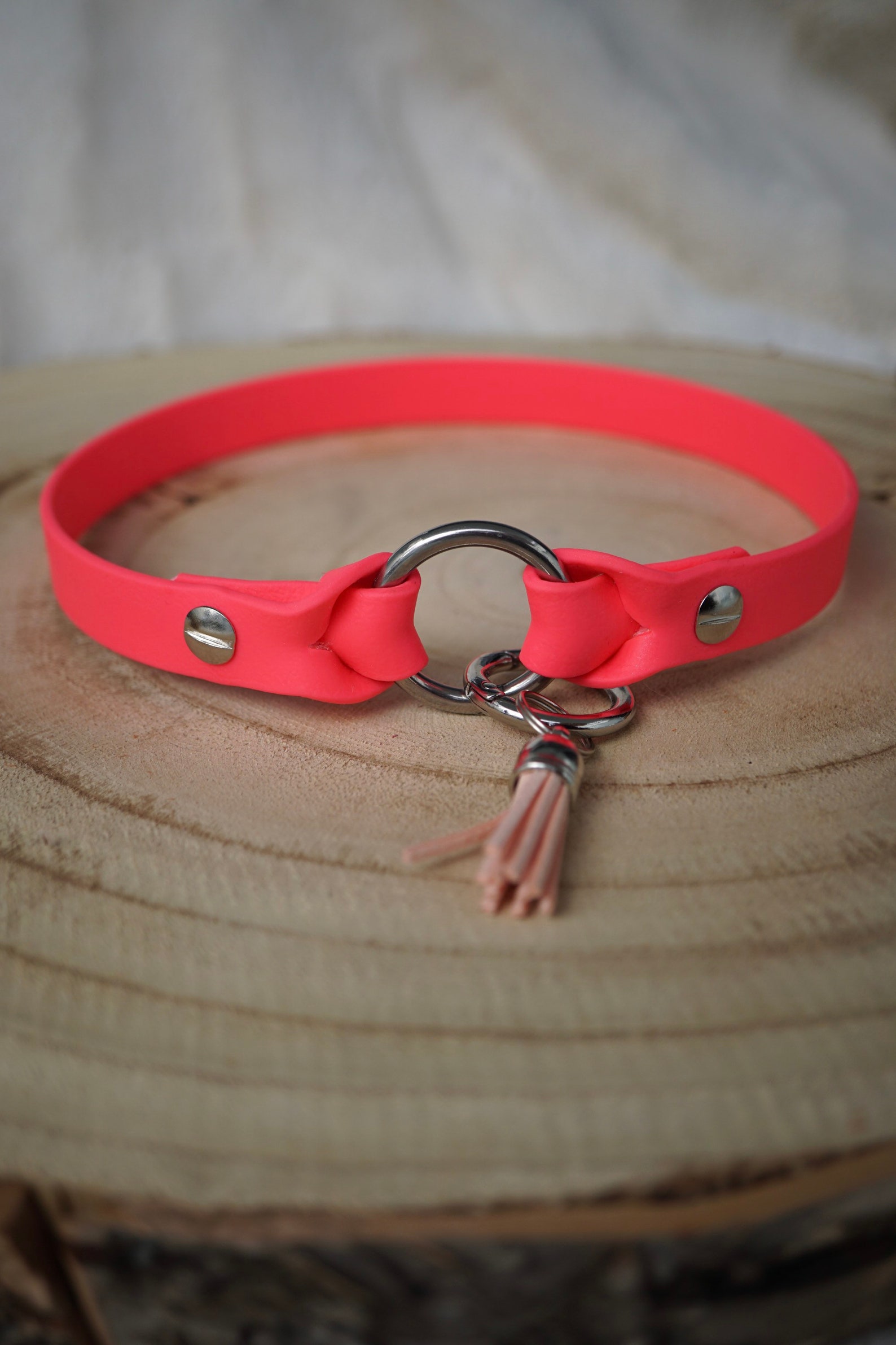 Collier PHITEN Édition Canadienne - Rouge Et Noir - Taille 18 US - Neuf En Boîte - Authentique