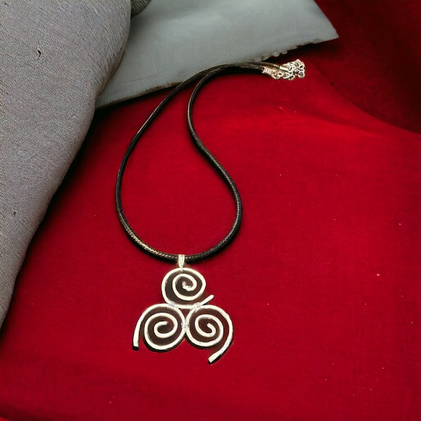 Celtic triads silver pendant necklace