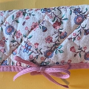 Vintage Quilted Travelling Sewing Kit/Hussif/Travelling Case