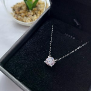 Moissanite Fine Jewelry-Diamond Alternative Simulated 1 ct 4 prong Solitaire Pendant Necklace Perfect Gift Platinum Plated 925 Silver Chain