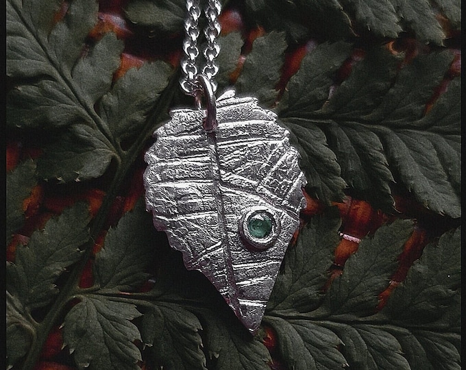 Woodland Leaf pendant necklace
