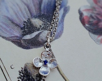Tiny Flower necklace