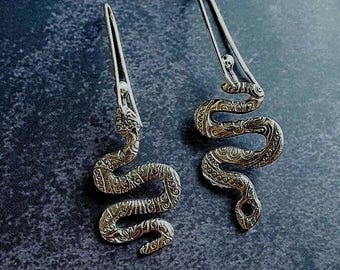 Witchy Snake earrings with Sapphire