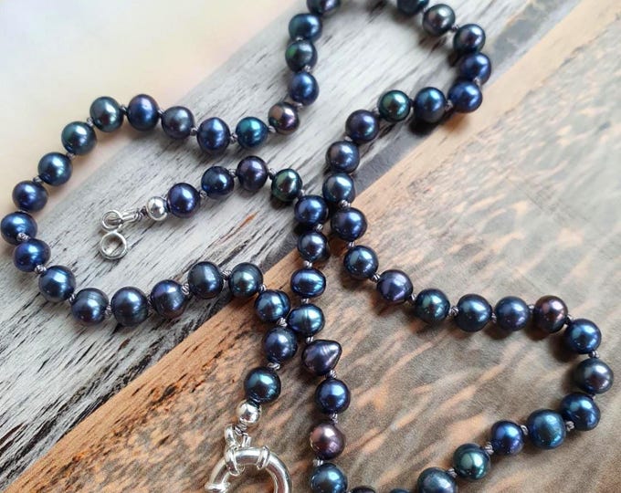 Featured listing image: Hand Knotted Black Pearl necklace