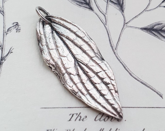 Leaf Pendant Necklace