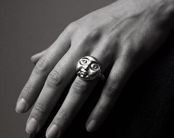 Luna Moon Ring