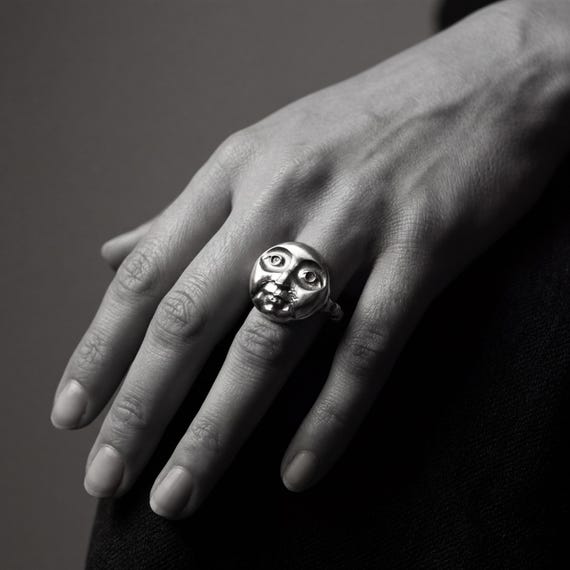 Luna Moon Ring