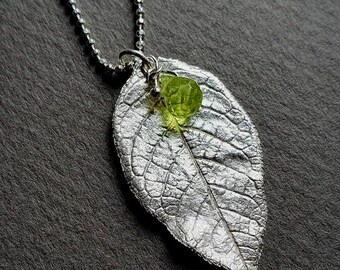 Delicate Leaf necklace with Peridot