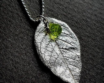Delicate Leaf necklace with Peridot