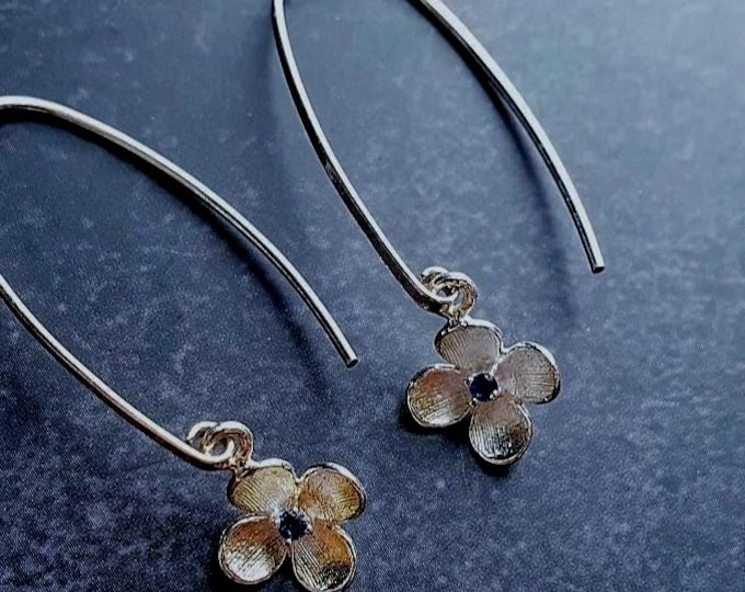 Tiny Flower Dangle Earrings