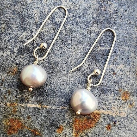 Grey Pearl Earrings